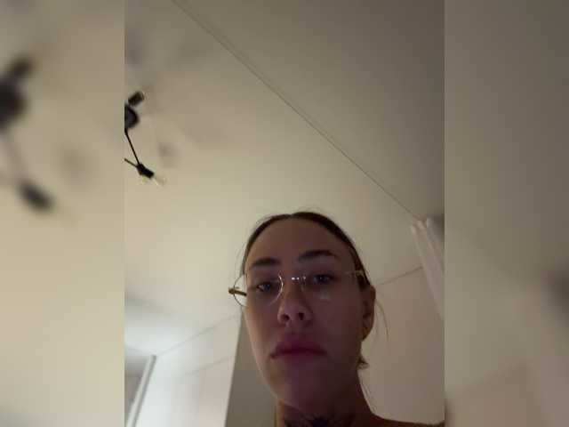 v_-_-_v