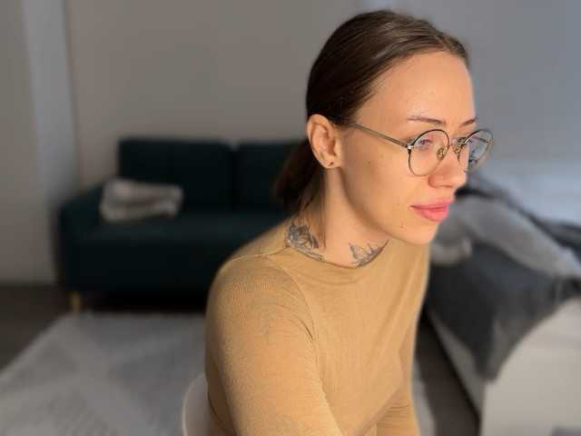 IRAONIC live cam on BongaCams