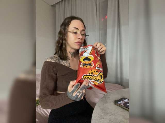 v_-_-_v