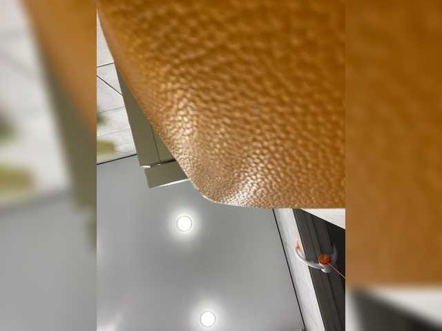 v_-_-_v