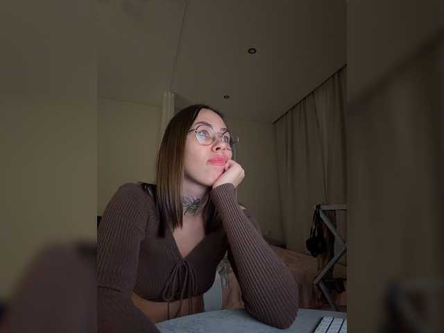 IRAONIC live cam on BongaCams