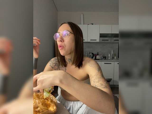 IRAONIC live cam on BongaCams