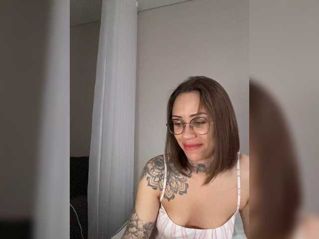 IRAONIC live cam on BongaCams