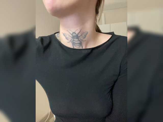 IRAONIC's BongaCams show and profile