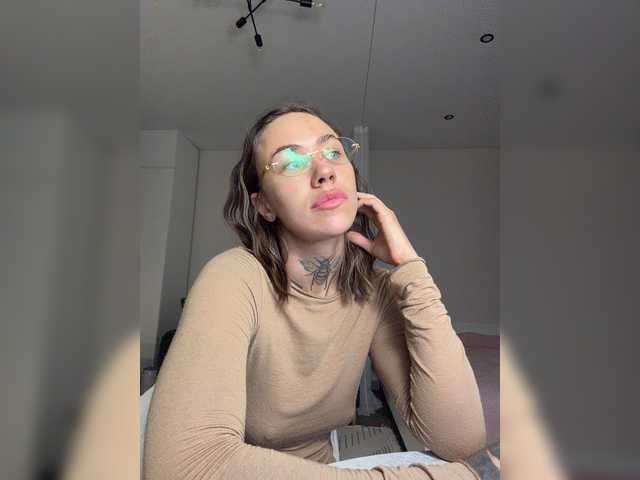 IRAONIC live cam on BongaCams