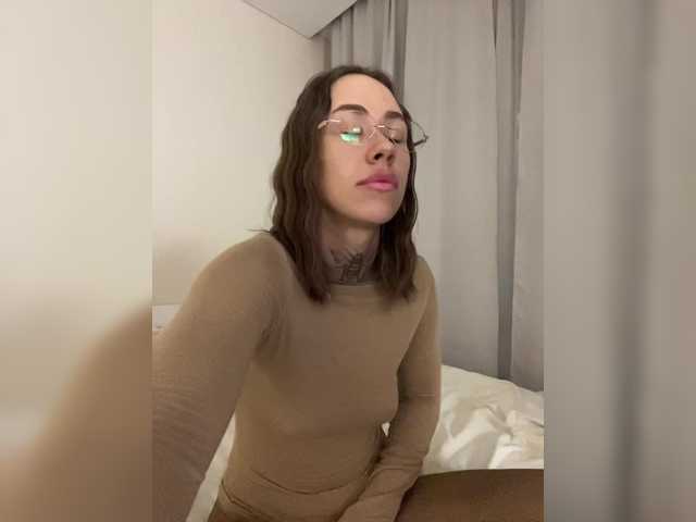 IRAONIC live cam on BongaCams