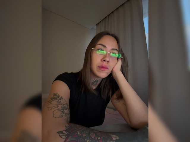 IRAONIC live cam on BongaCams