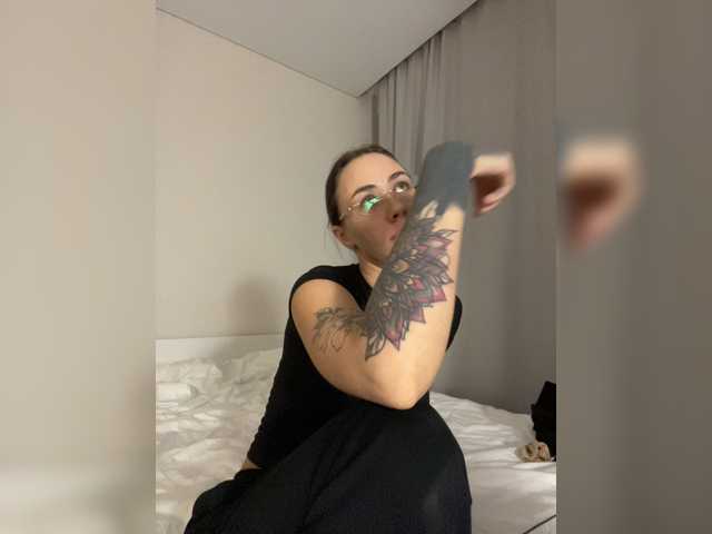 IRAONIC live cam on BongaCams