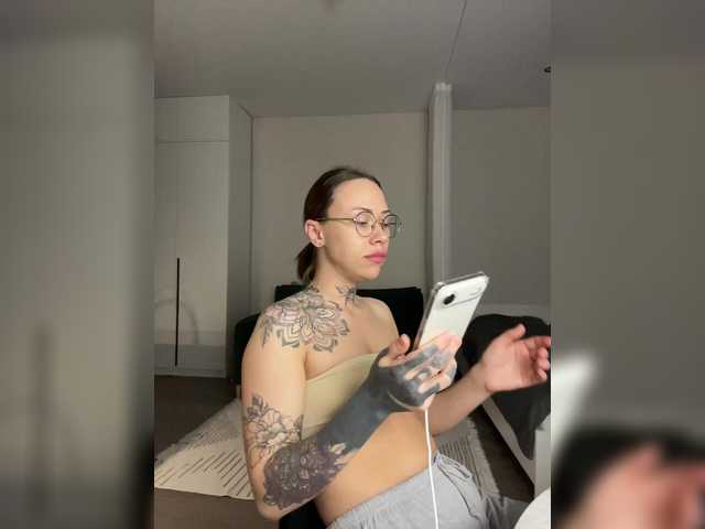 IRAONIC live cam