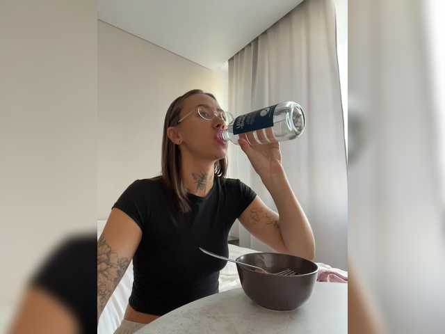 v_-_-_v