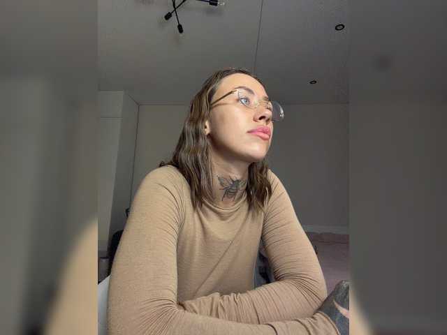 IRAONIC live cam on BongaCams