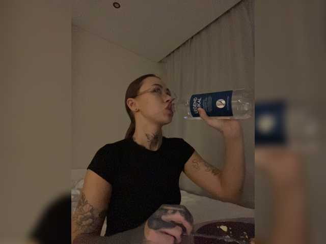 v_-_-_v