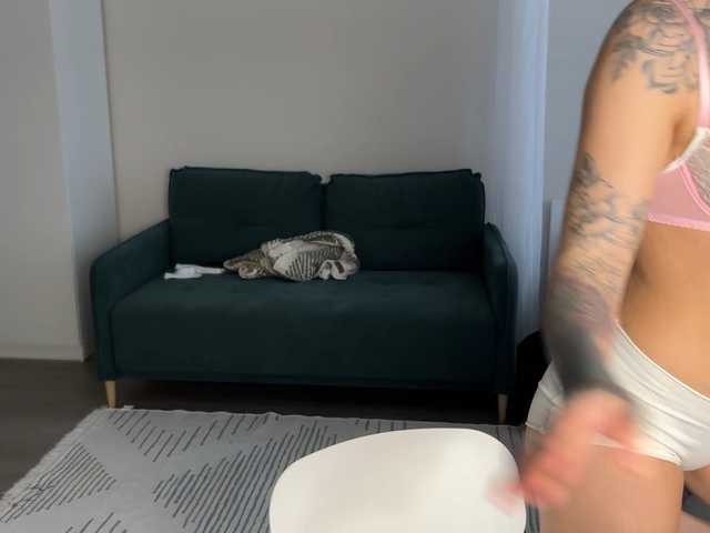 IRAONIC live cam on BongaCams