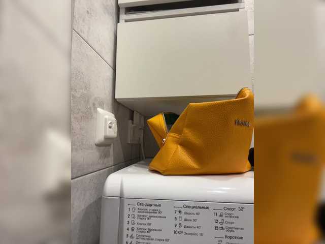 v_-_-_v