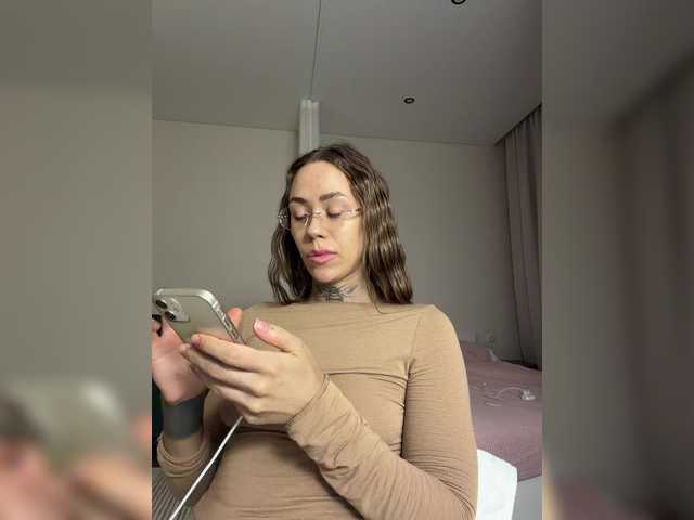 IRAONIC live cam on BongaCams