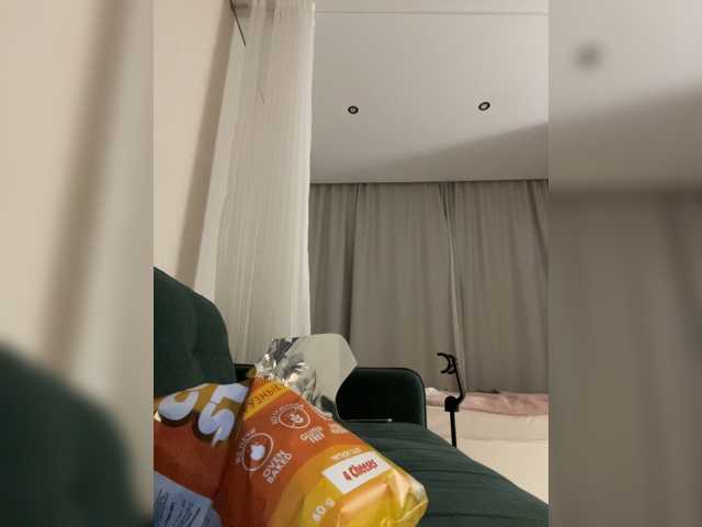 v_-_-_v