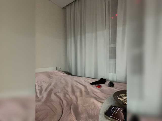 v_-_-_v