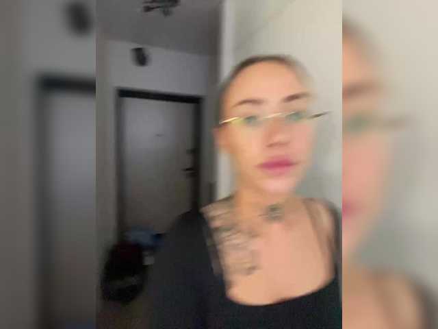 v_-_-_v