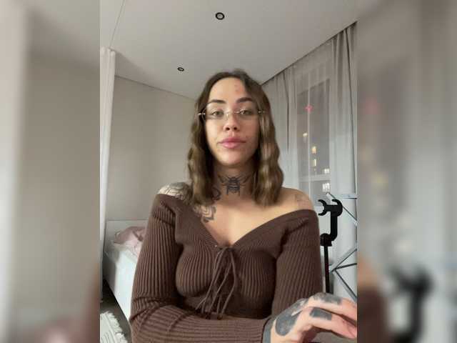 IRAONIC live cam on BongaCams