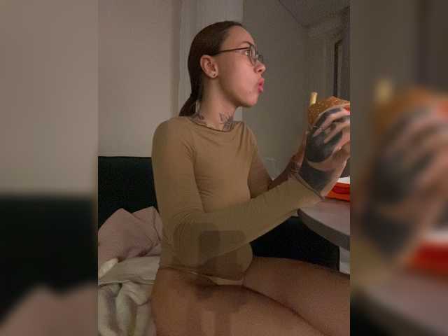 IRAONIC live webcam show