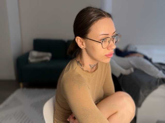 IRAONIC live cam on BongaCams