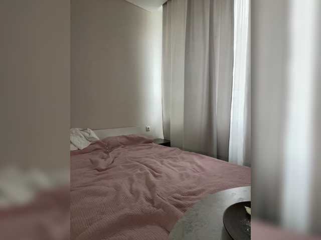v_-_-_v live cam preview
