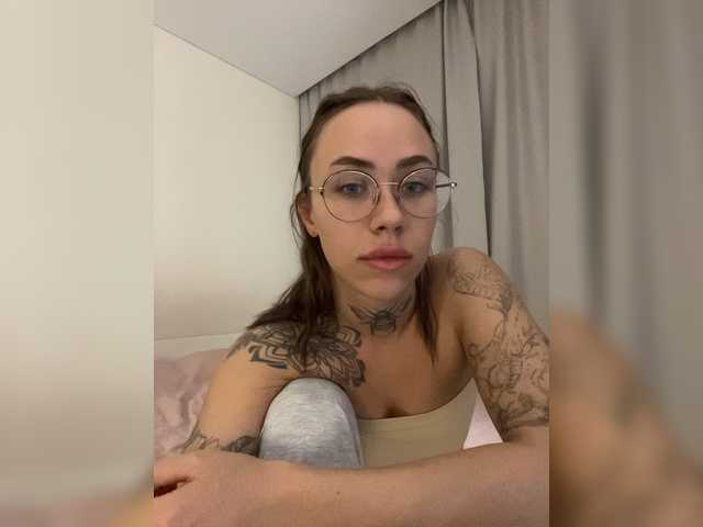 IRAONIC live cam on BongaCams
