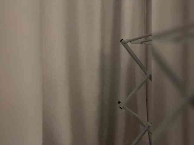 v_-_-_v webcam