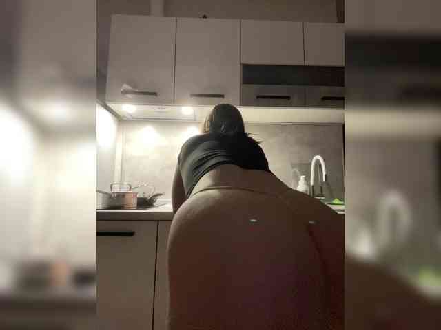 v_-_-_v webcam