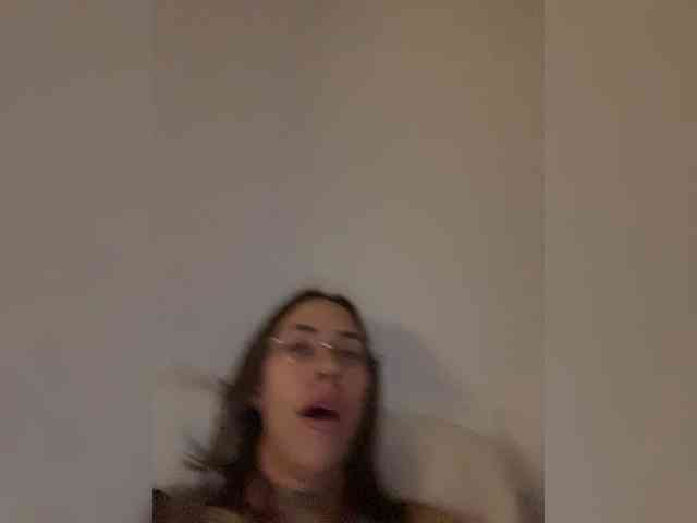 v_-_-_v webcam