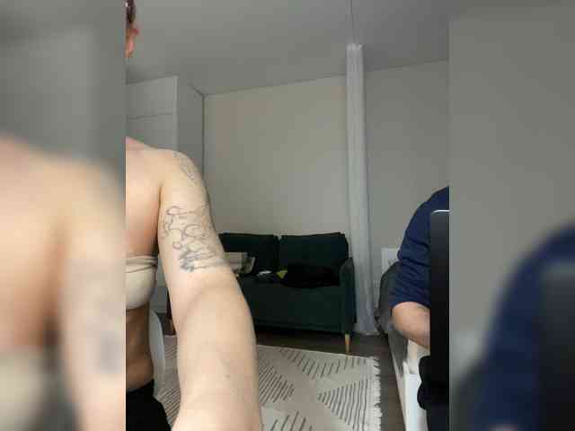 v_-_-_v webcam