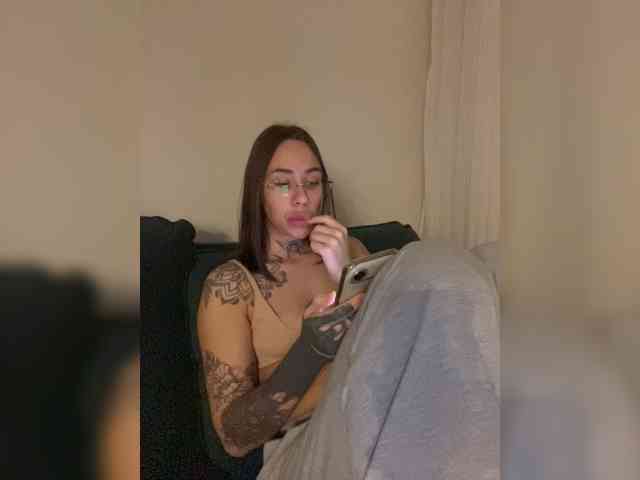 IRAONIC's webcam live show