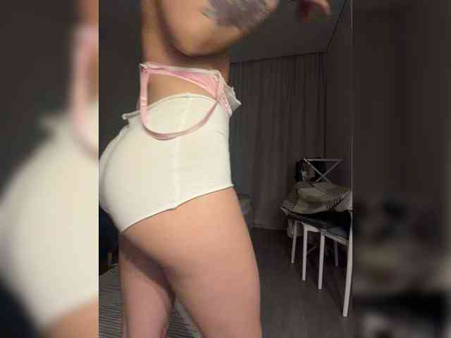 IRAONIC Live Webcam on BongaCams