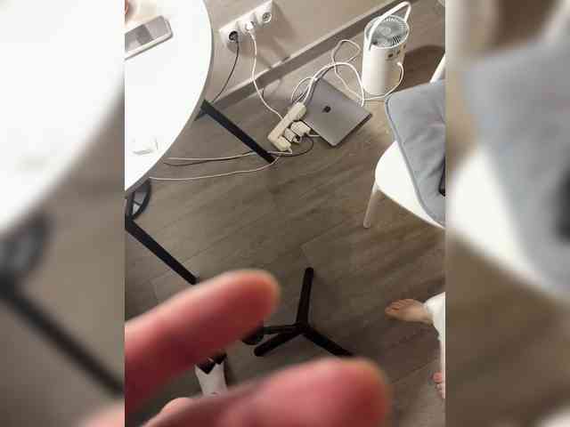 v_-_-_v