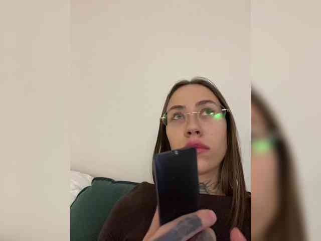 v_-_-_v