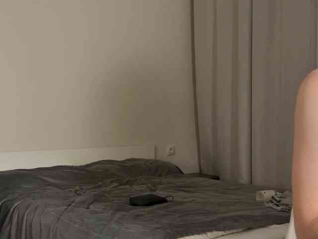 v_-_-_v webcam