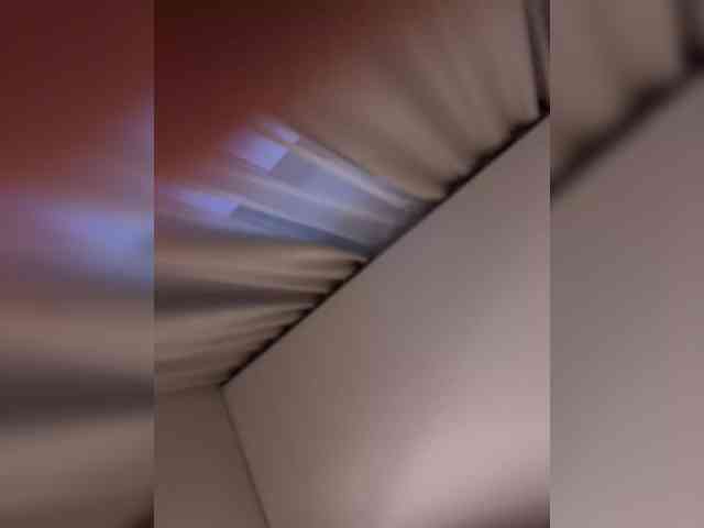 v_-_-_v webcam