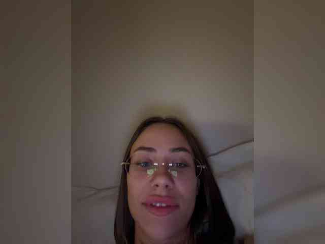 v_-_-_v webcam