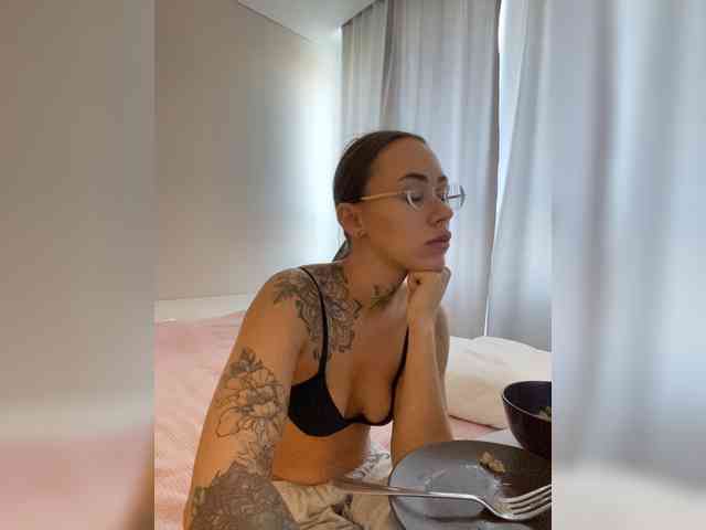 IRAONIC - Girl 