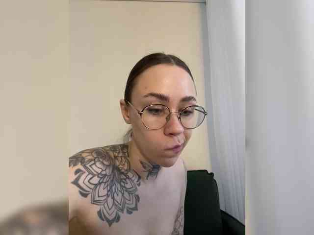 IRAONIC Live Webcam on BongaCams