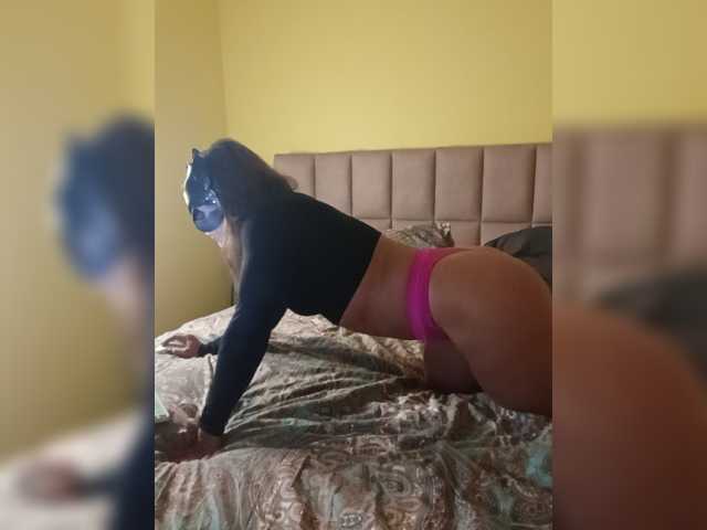 athleticcwoman live cam on BongaCams