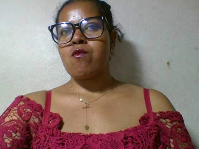 Barbie12 live cam on BongaCams