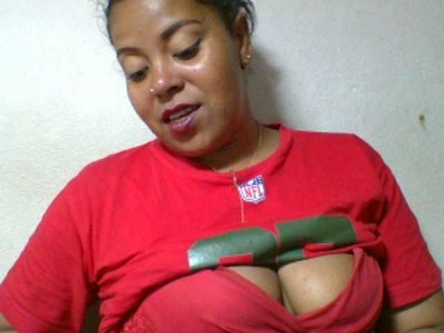 Barbie12 live cam on BongaCams