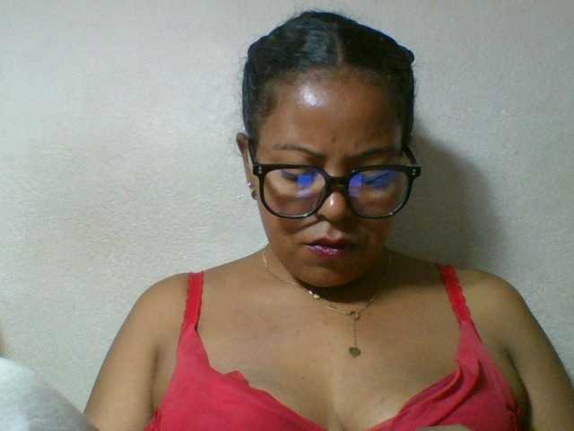Barbie12 live cam on BongaCams