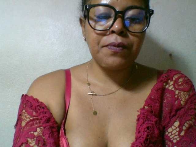 Barbie12 live cam on BongaCams