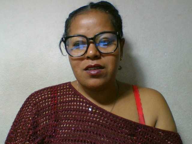 Barbie12 live cam on BongaCams