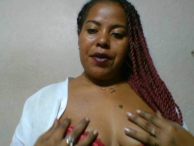 Barbie12 live cam on BongaCams