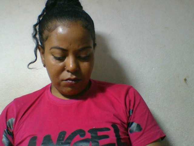 Barbie12 live cam on BongaCams