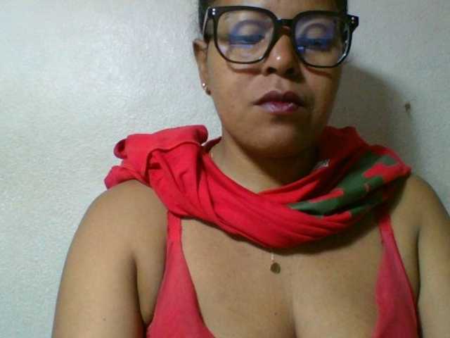 Barbie12 live cam on BongaCams