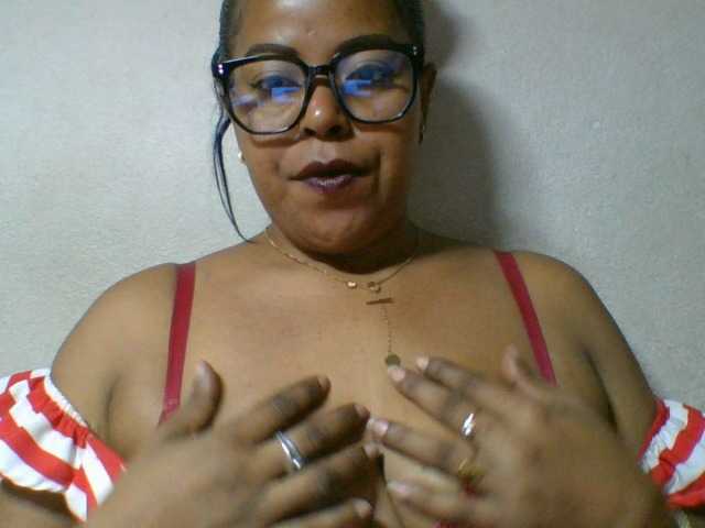 Barbie12 live cam on BongaCams